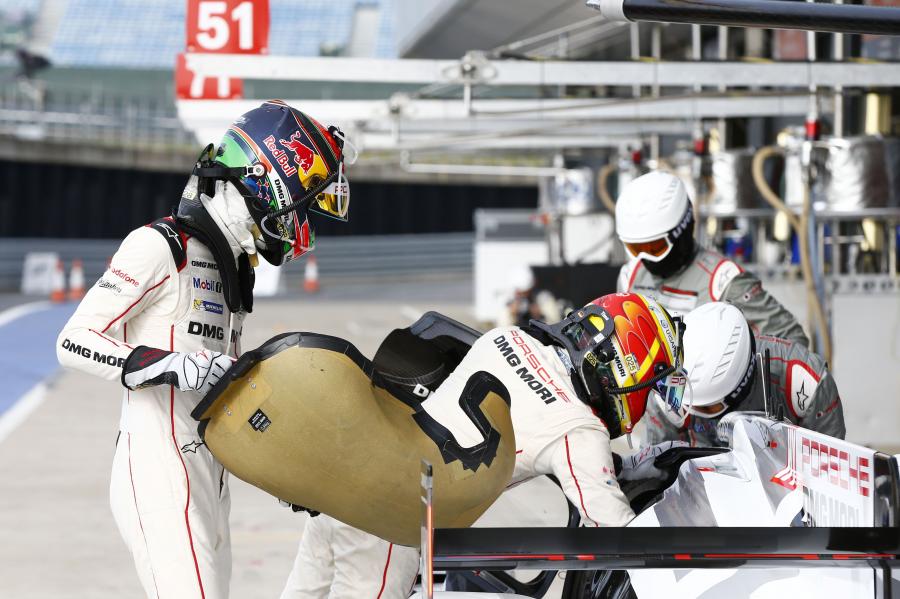  Porsche 919 Hybrid 2015 года  (фото 61 из 481)